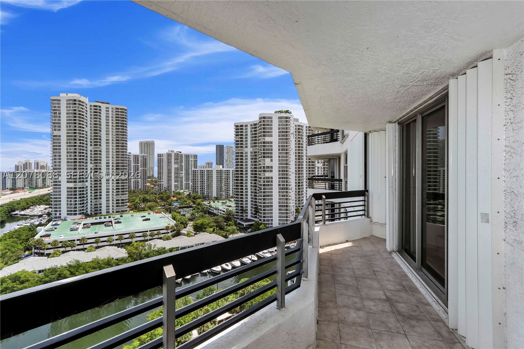 Aventura photo 3