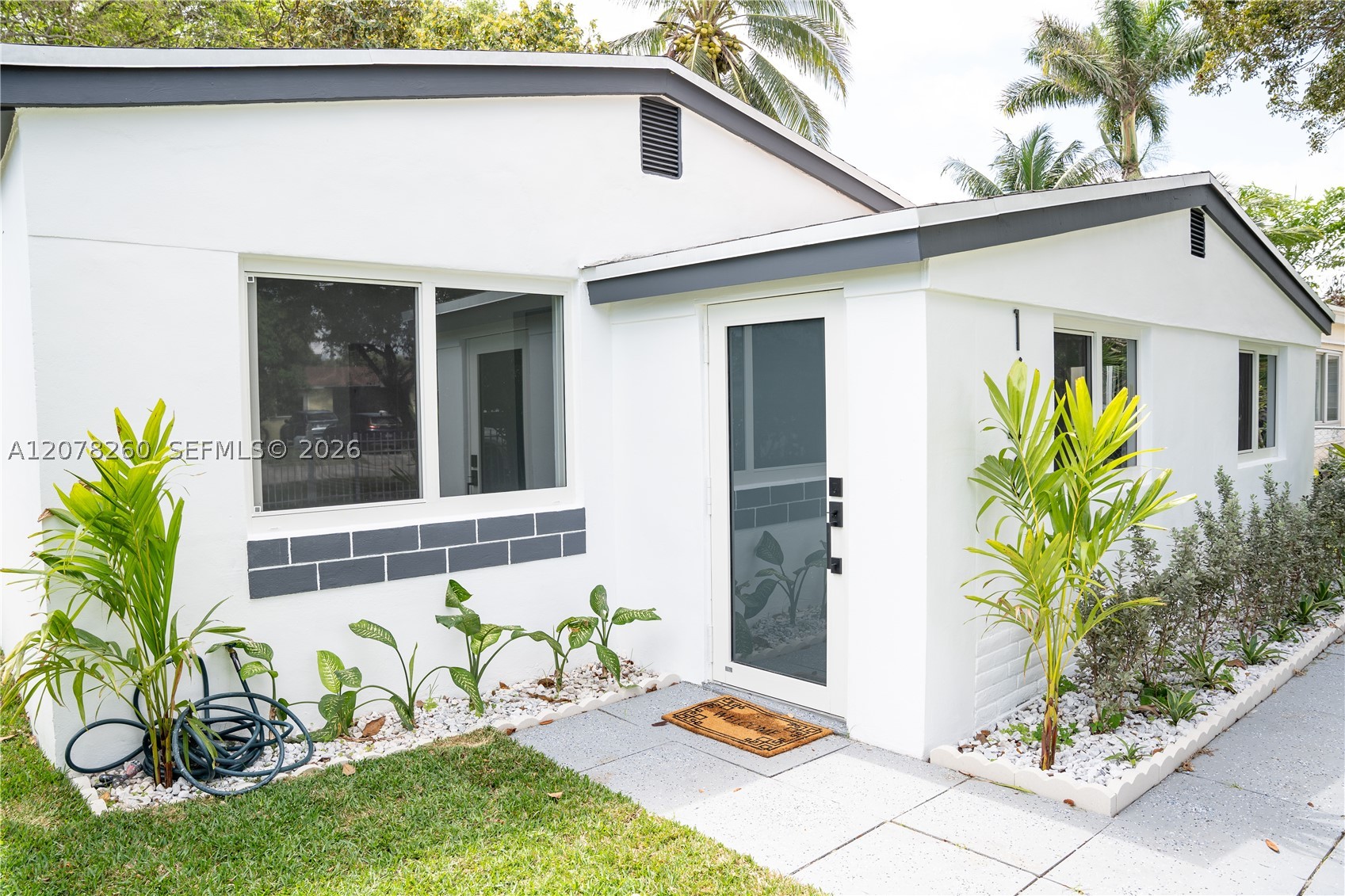 North Miami Beach photo 1