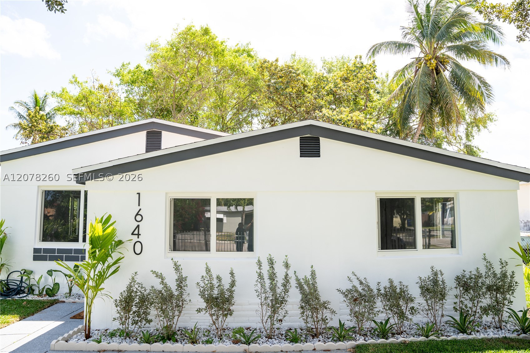 North Miami Beach photo 2