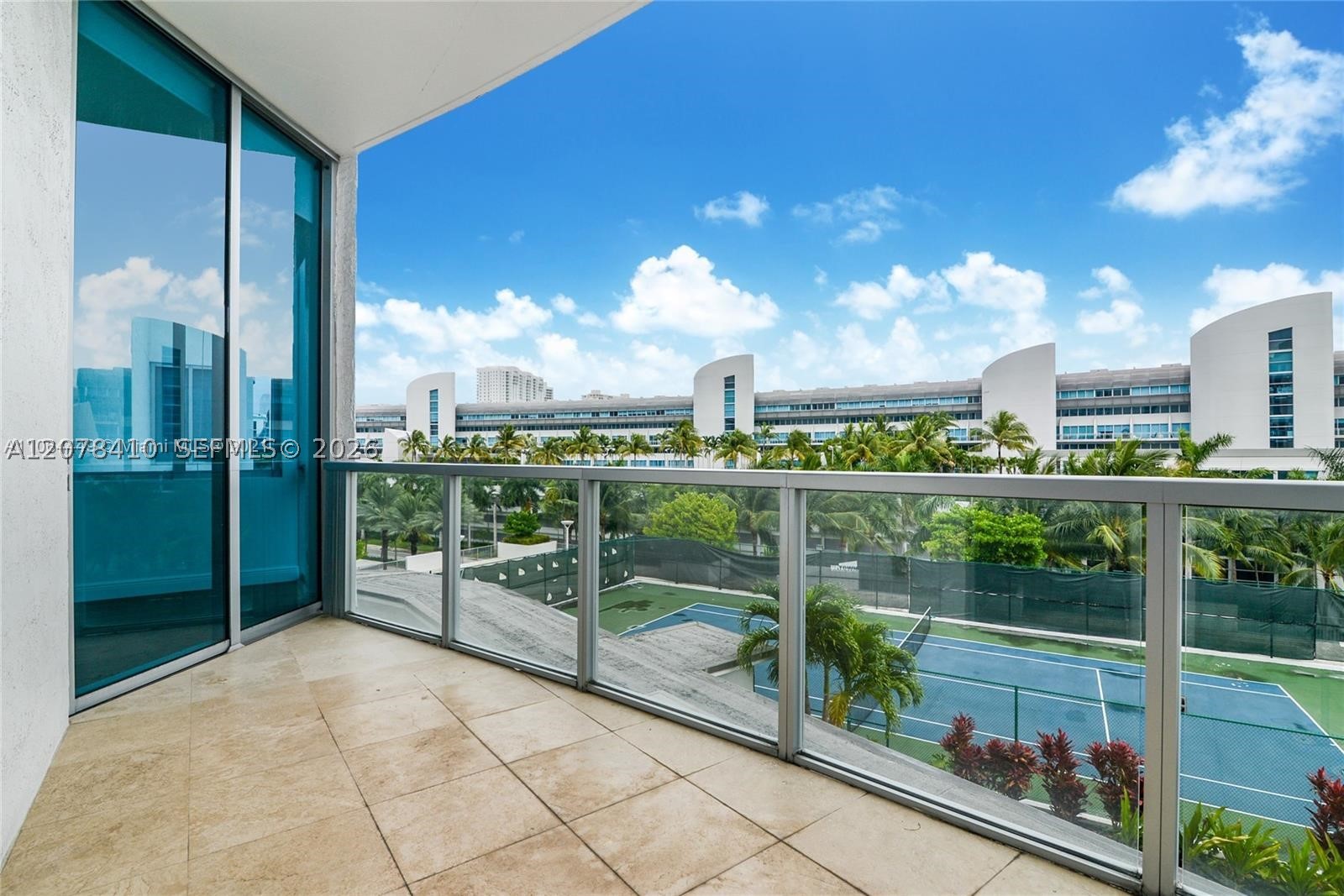 Aventura photo 2