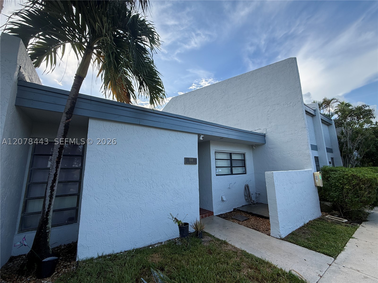 Pembroke Pines photo 1