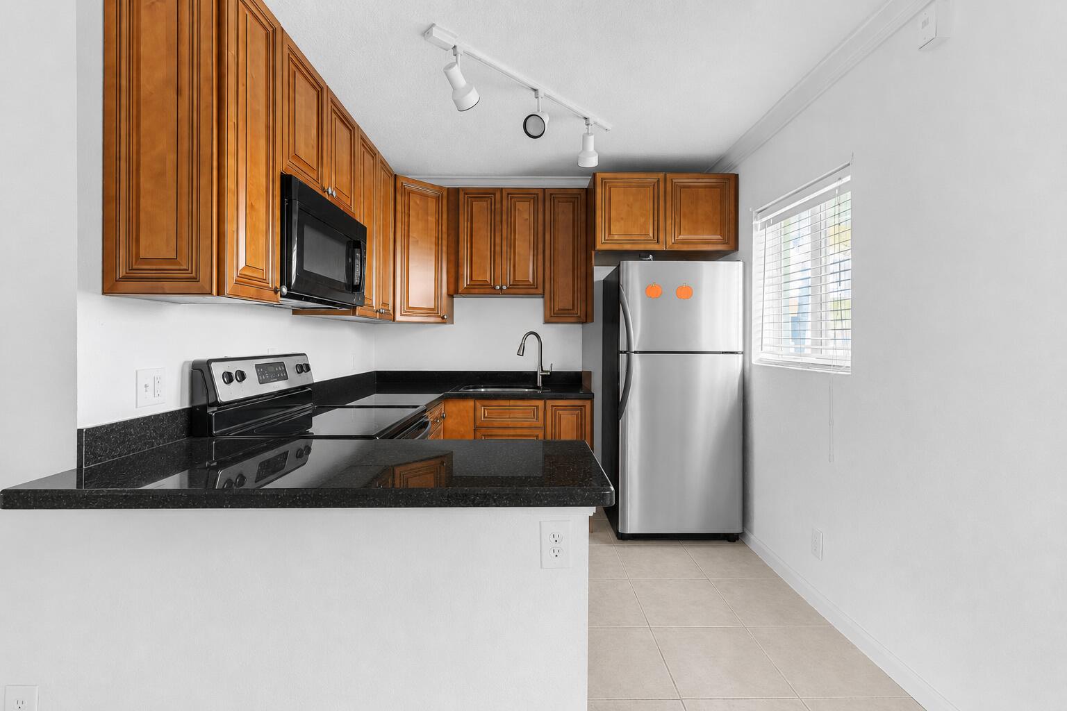 Wilton Manors photo 2