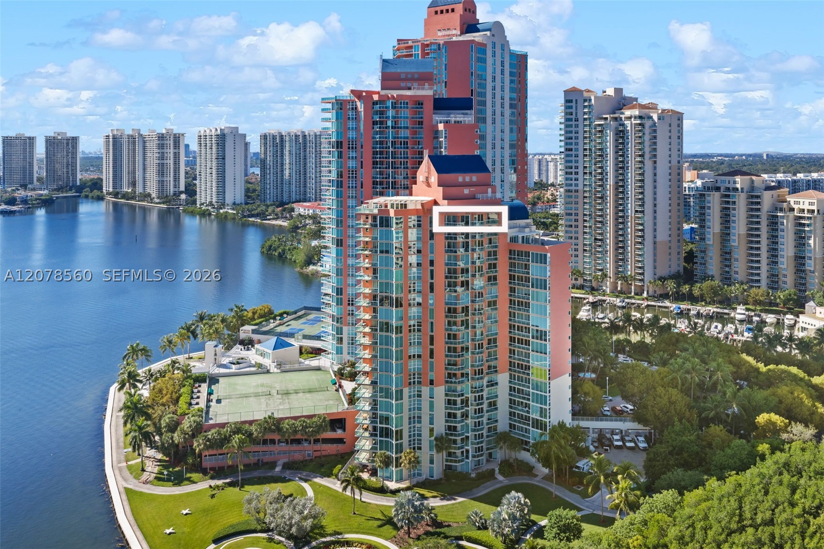 Aventura photo 2