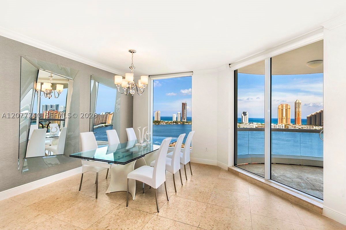 Aventura photo 4