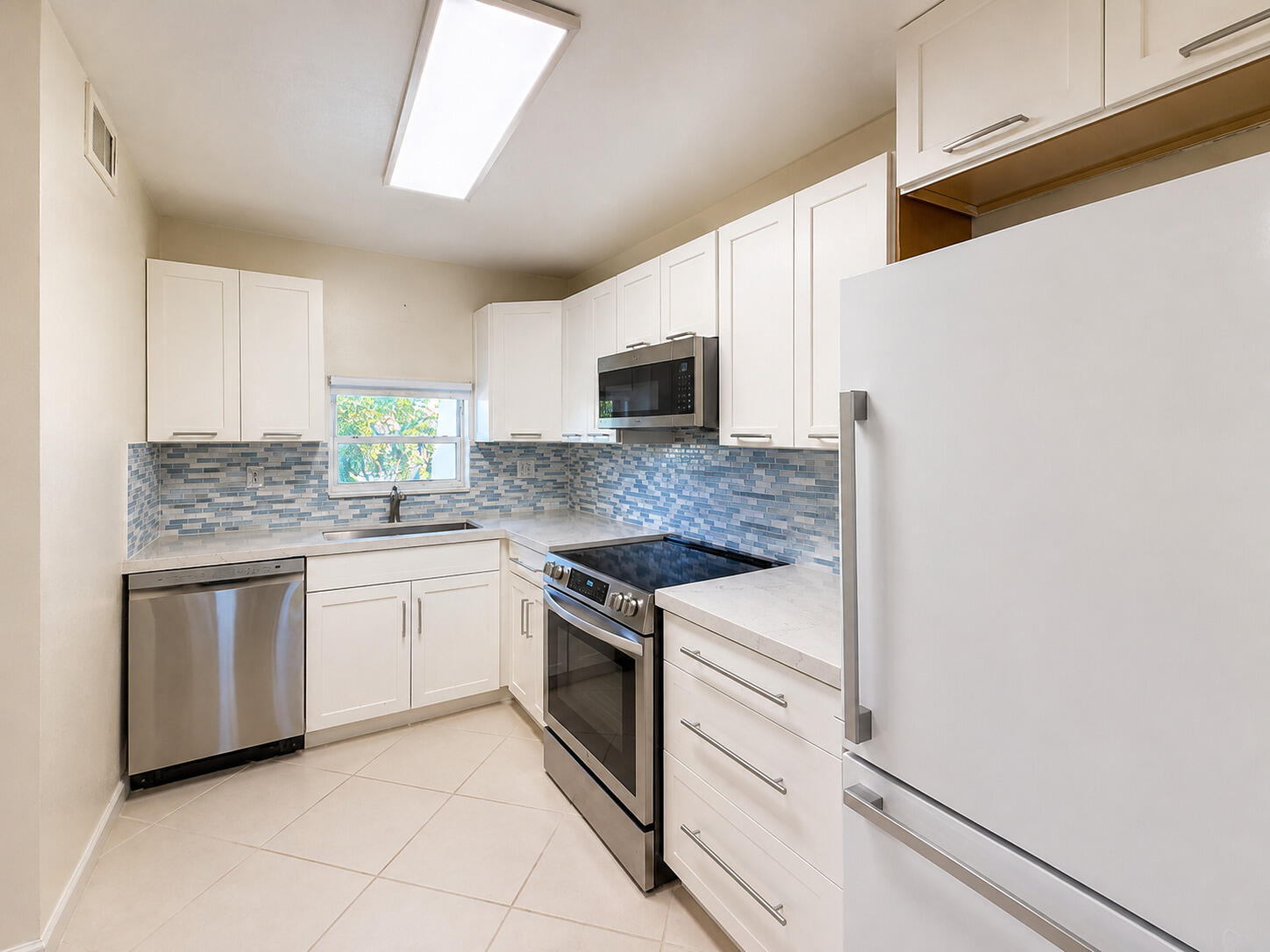 Pembroke Pines photo 2