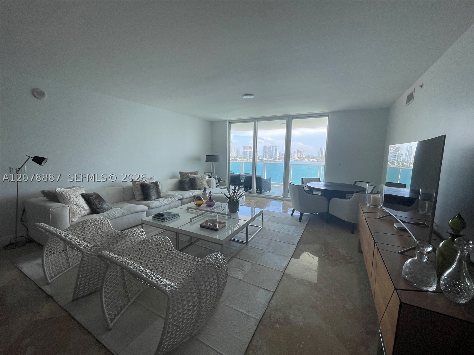 Aventura photo 3