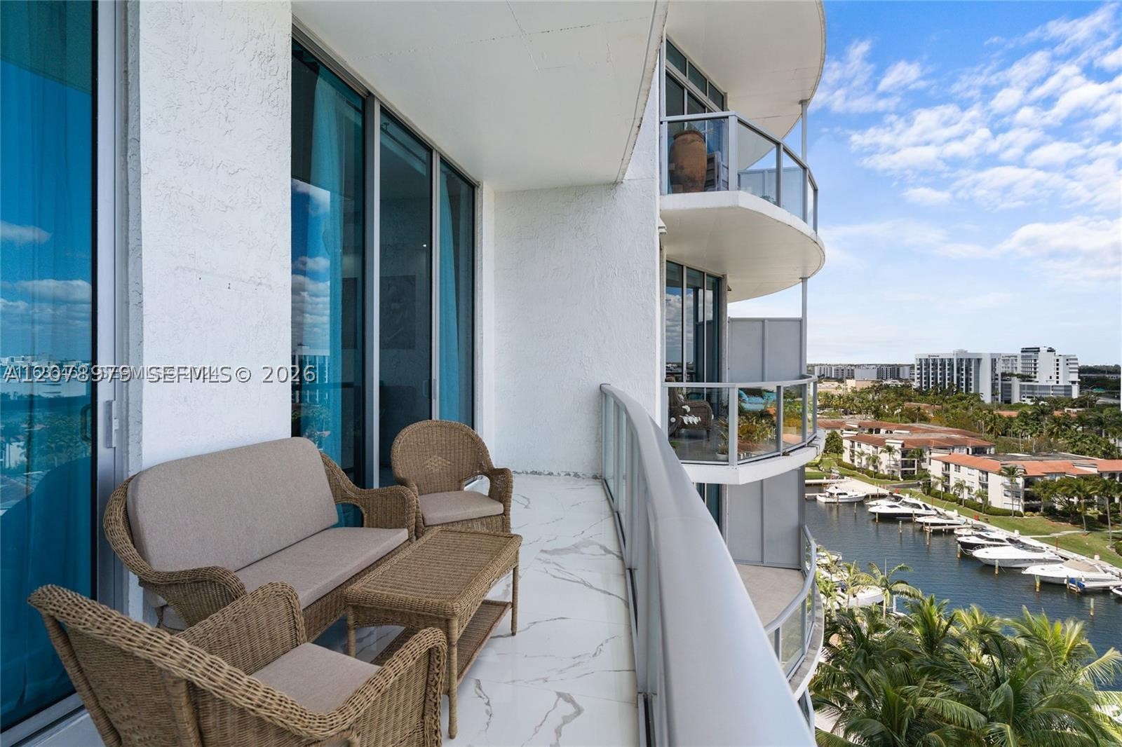 Aventura photo 2