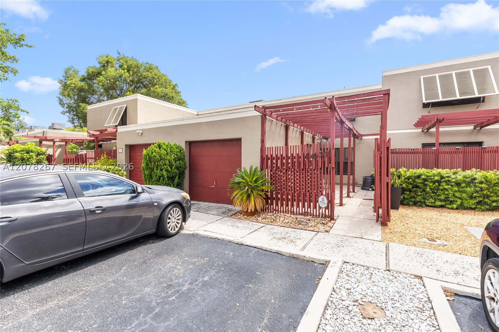 Pembroke Pines photo 1