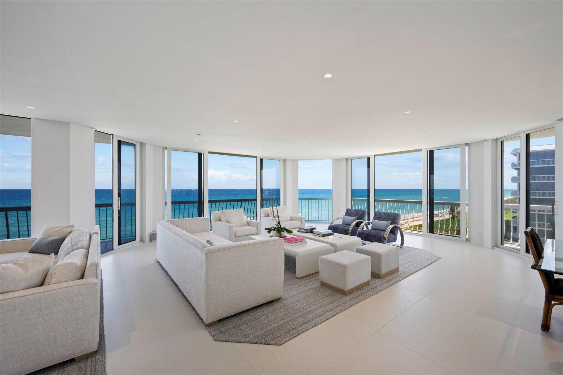 Palm Beach photo 1