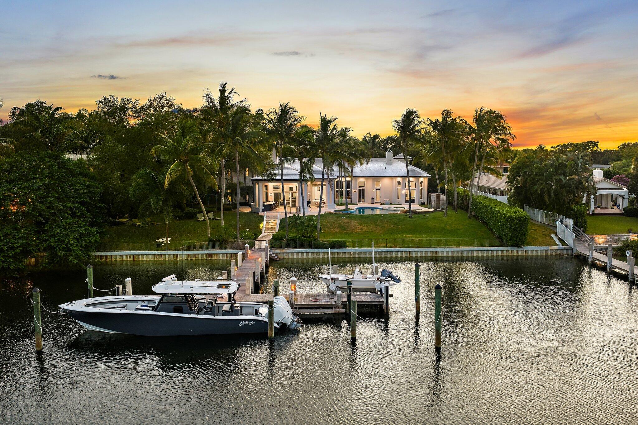 Palm Beach Gardens photo 1