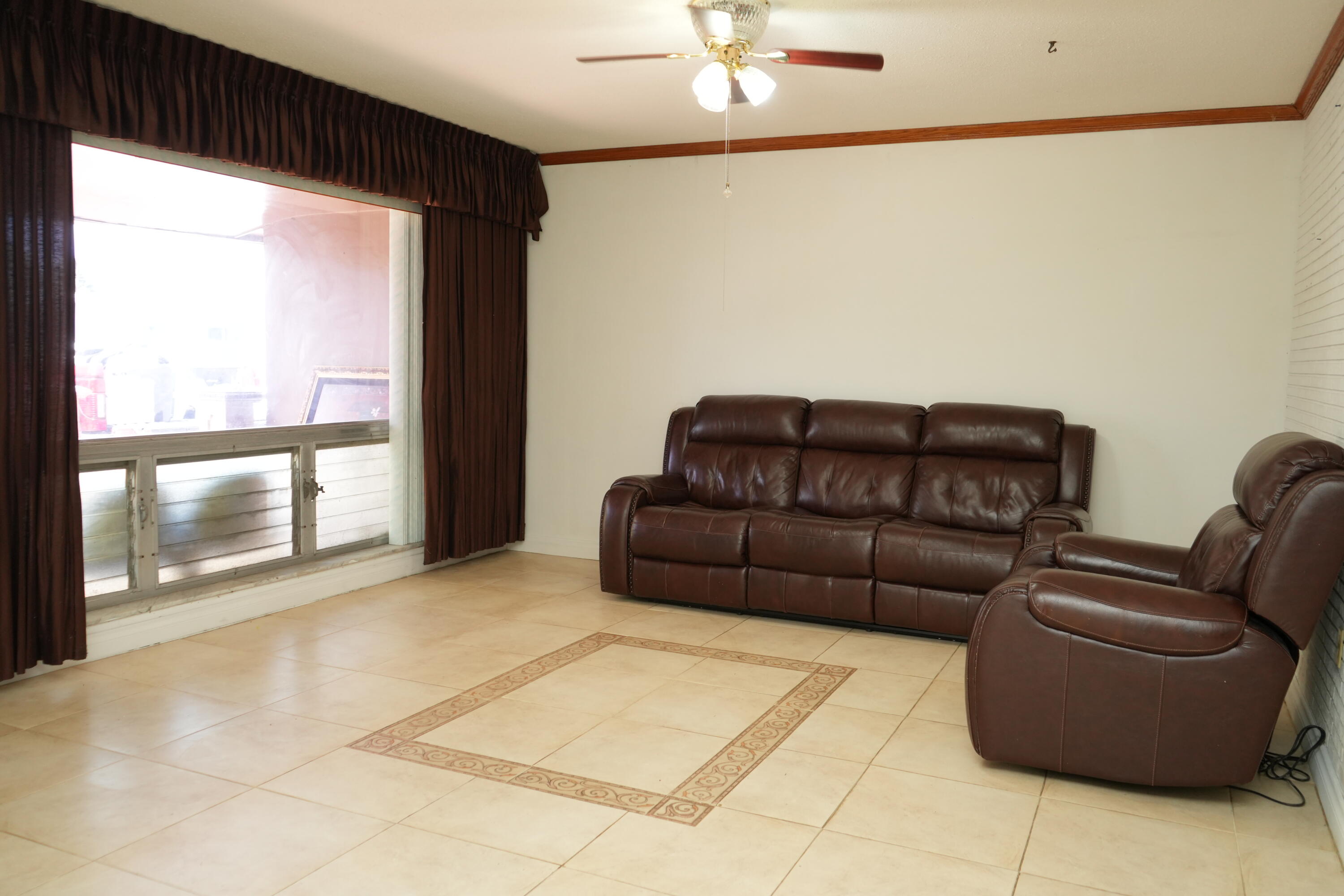 Miramar photo 3