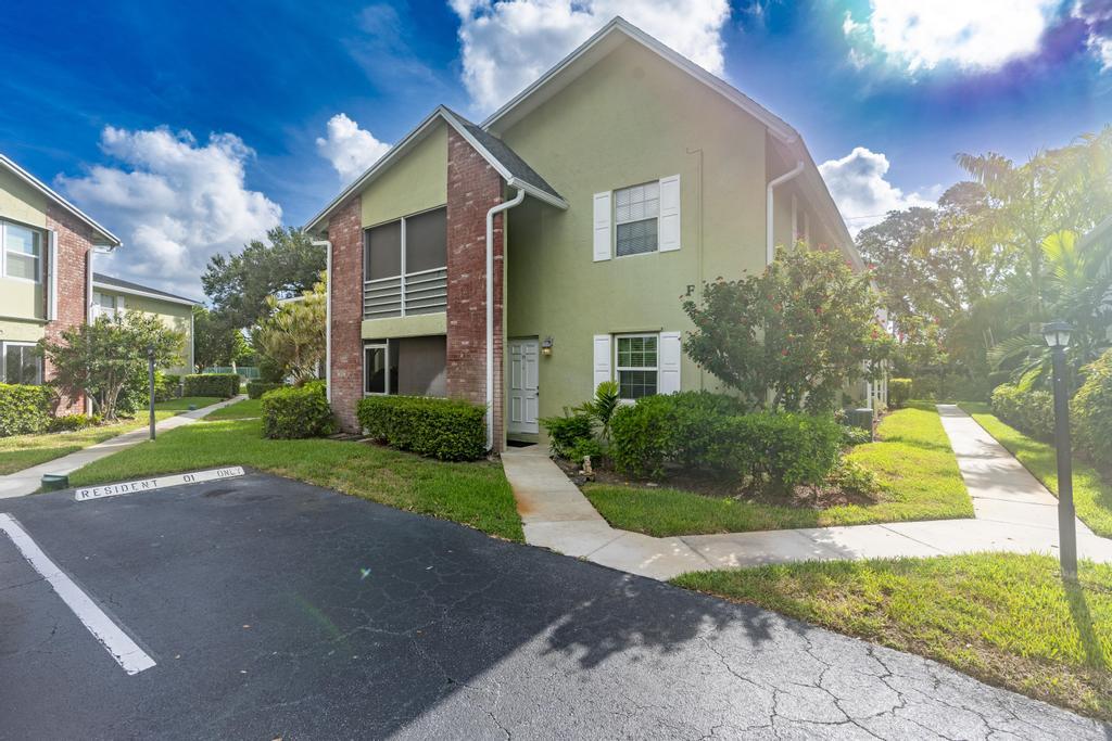 Palm Beach Gardens photo 1
