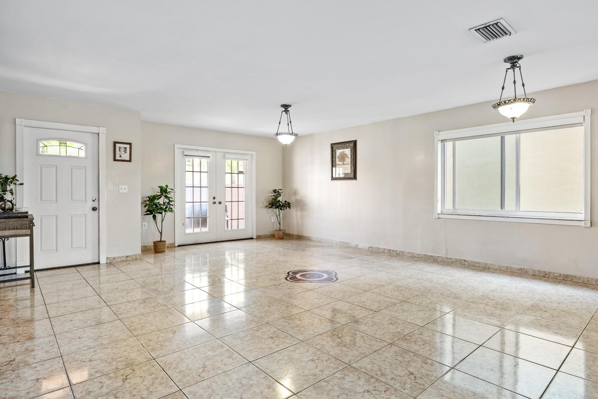 Pembroke Pines photo 2