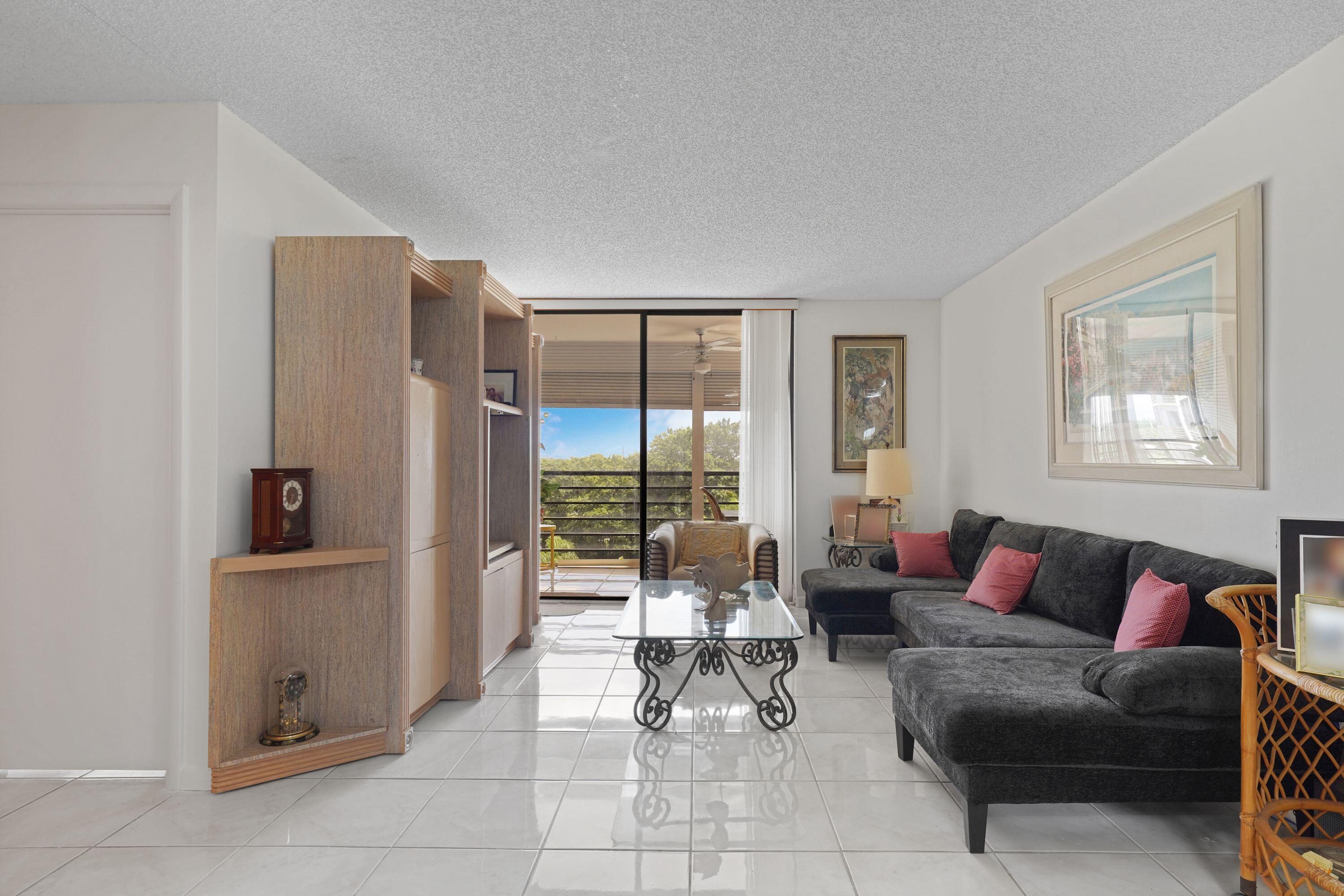 Pembroke Pines photo 3