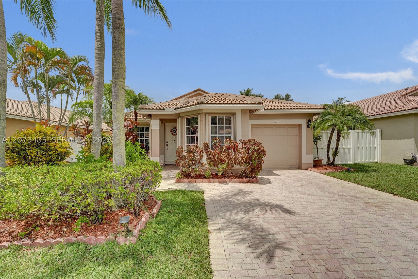 Pembroke Pines photo 2