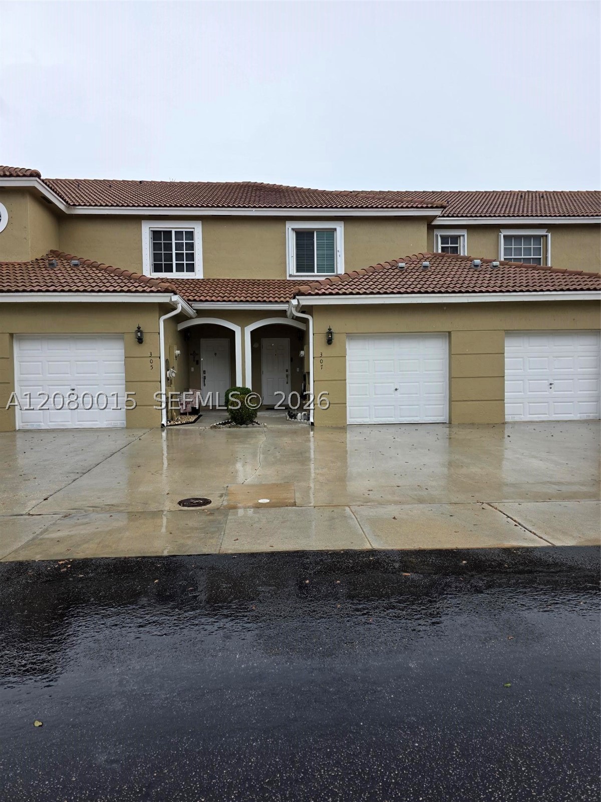 Pembroke Pines photo 2