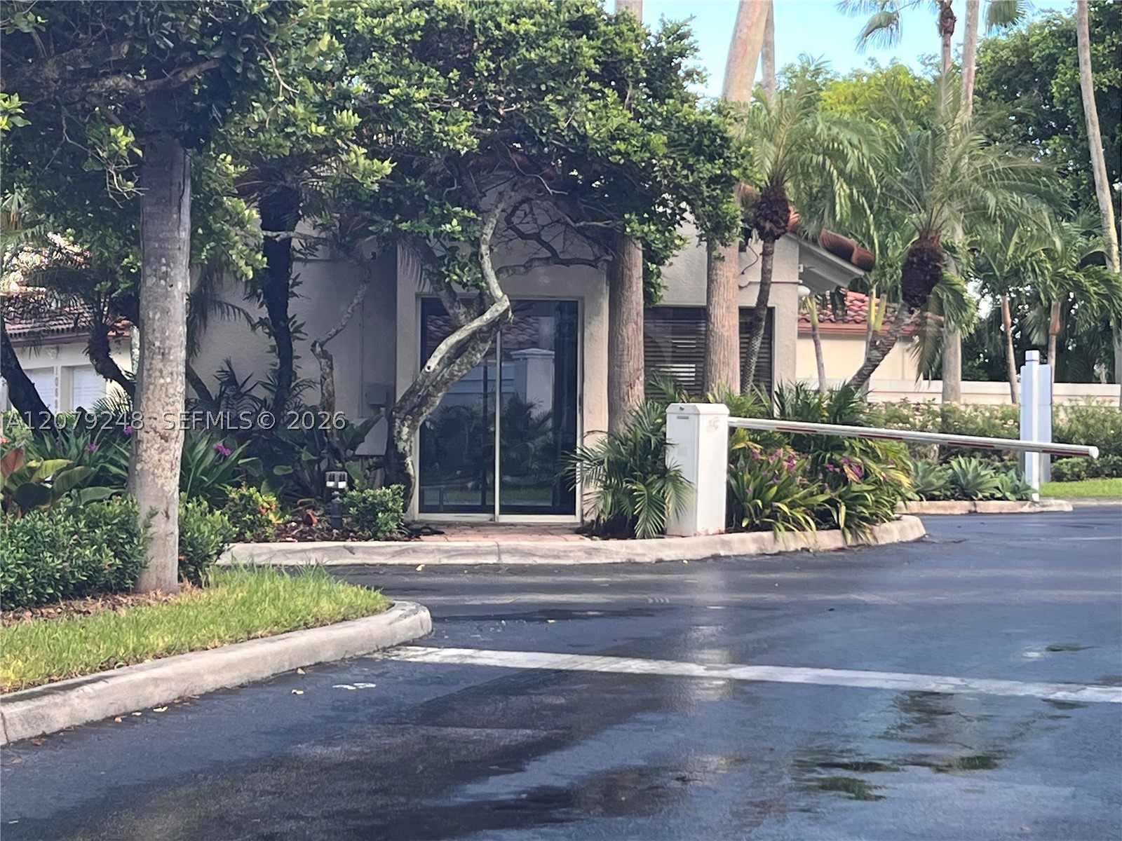 Doral photo 3