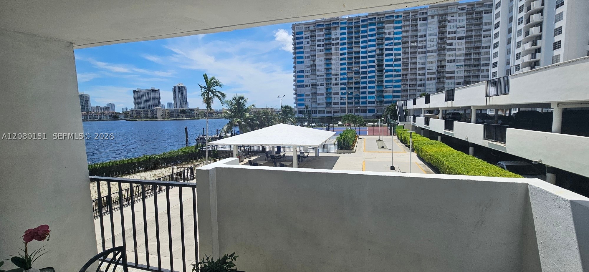 Aventura photo 2