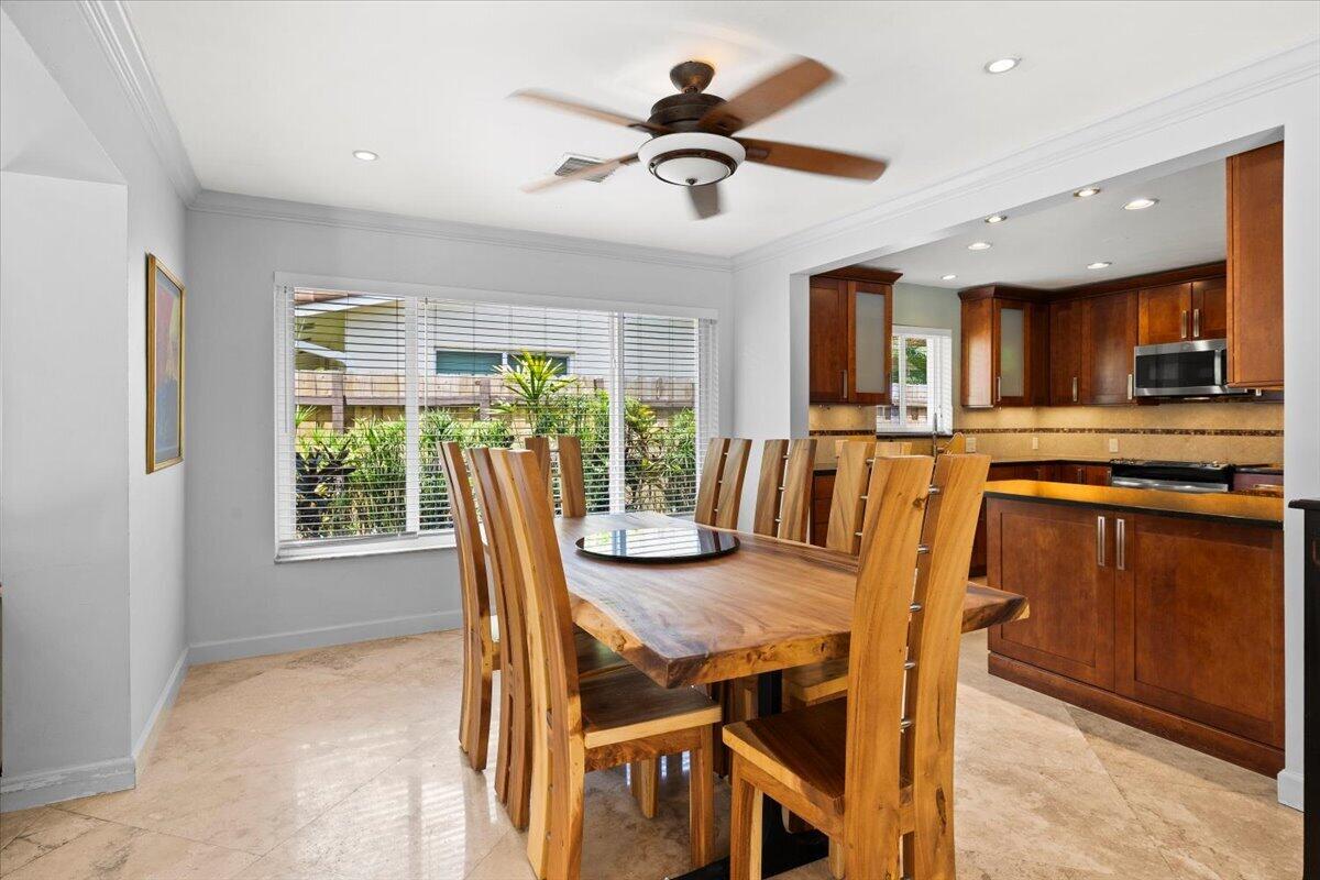 Wilton Manors photo 2