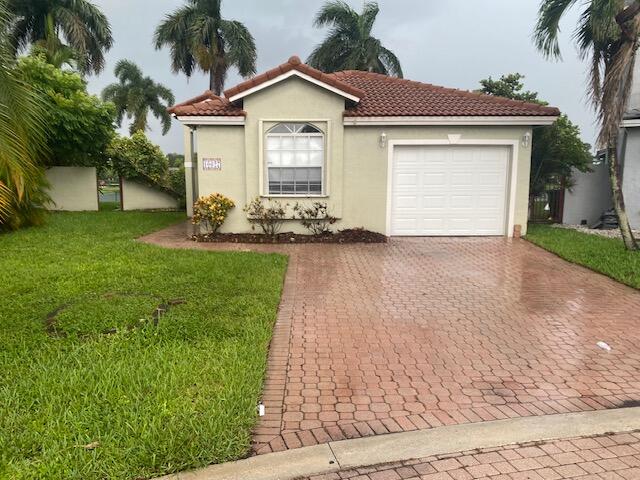 Pembroke Pines photo 2