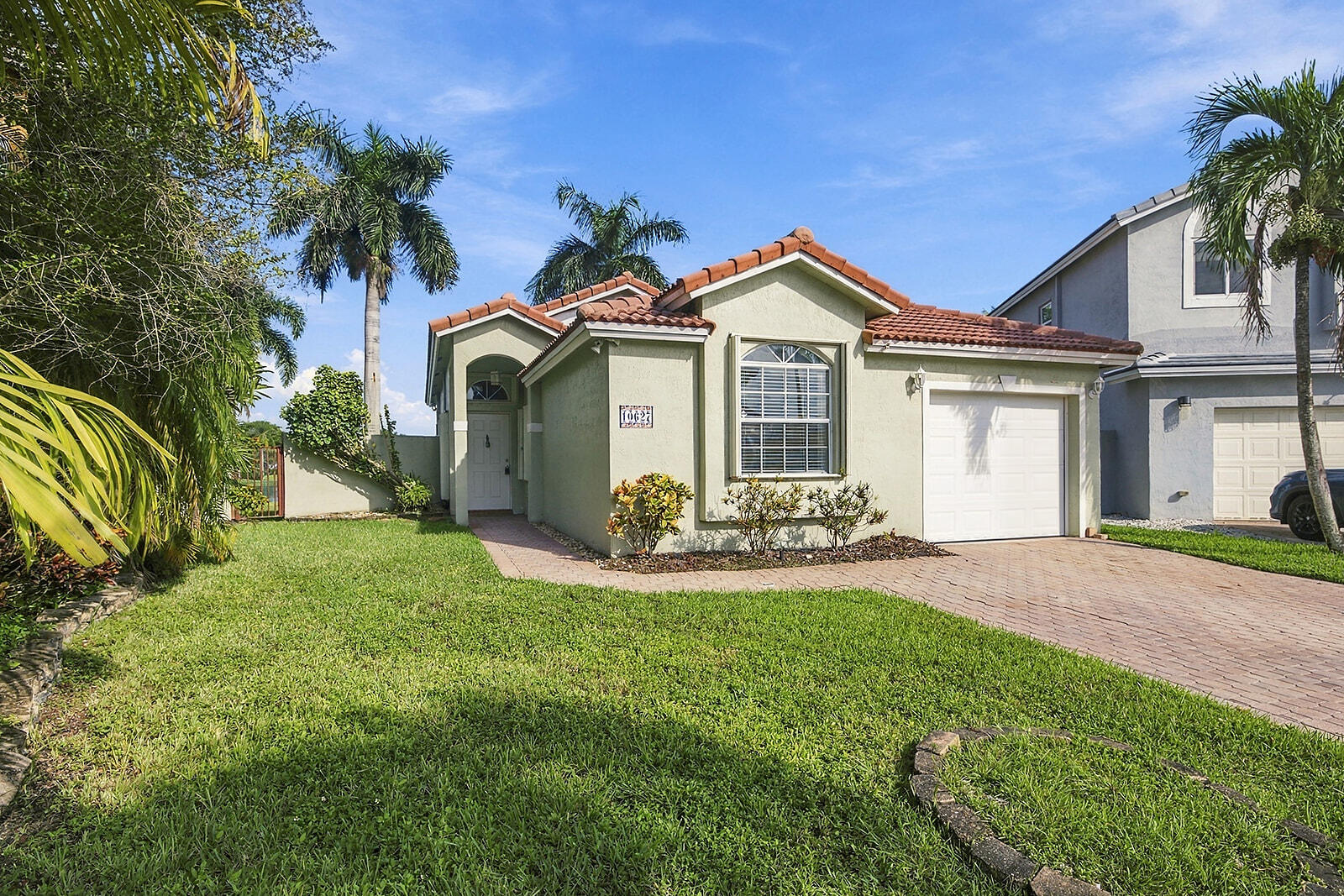 Pembroke Pines photo 3