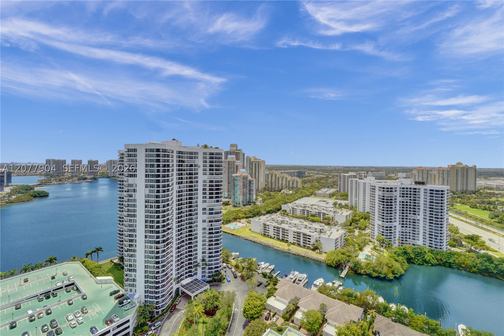 Aventura photo 2