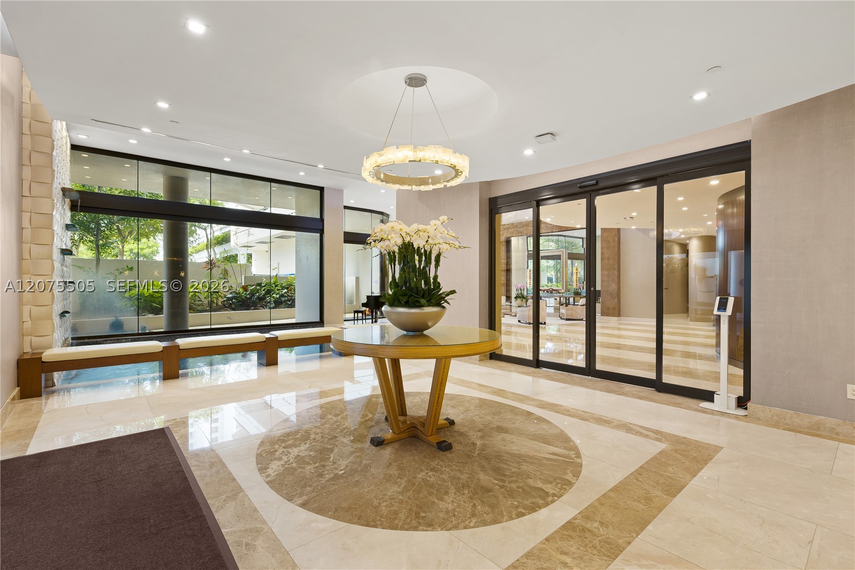 Aventura photo 2