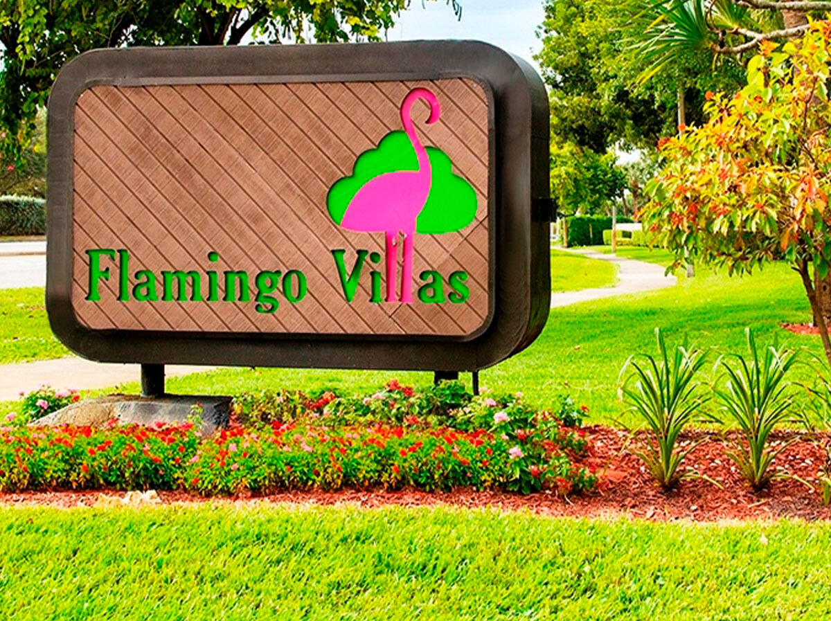 Pembroke Pines photo 1