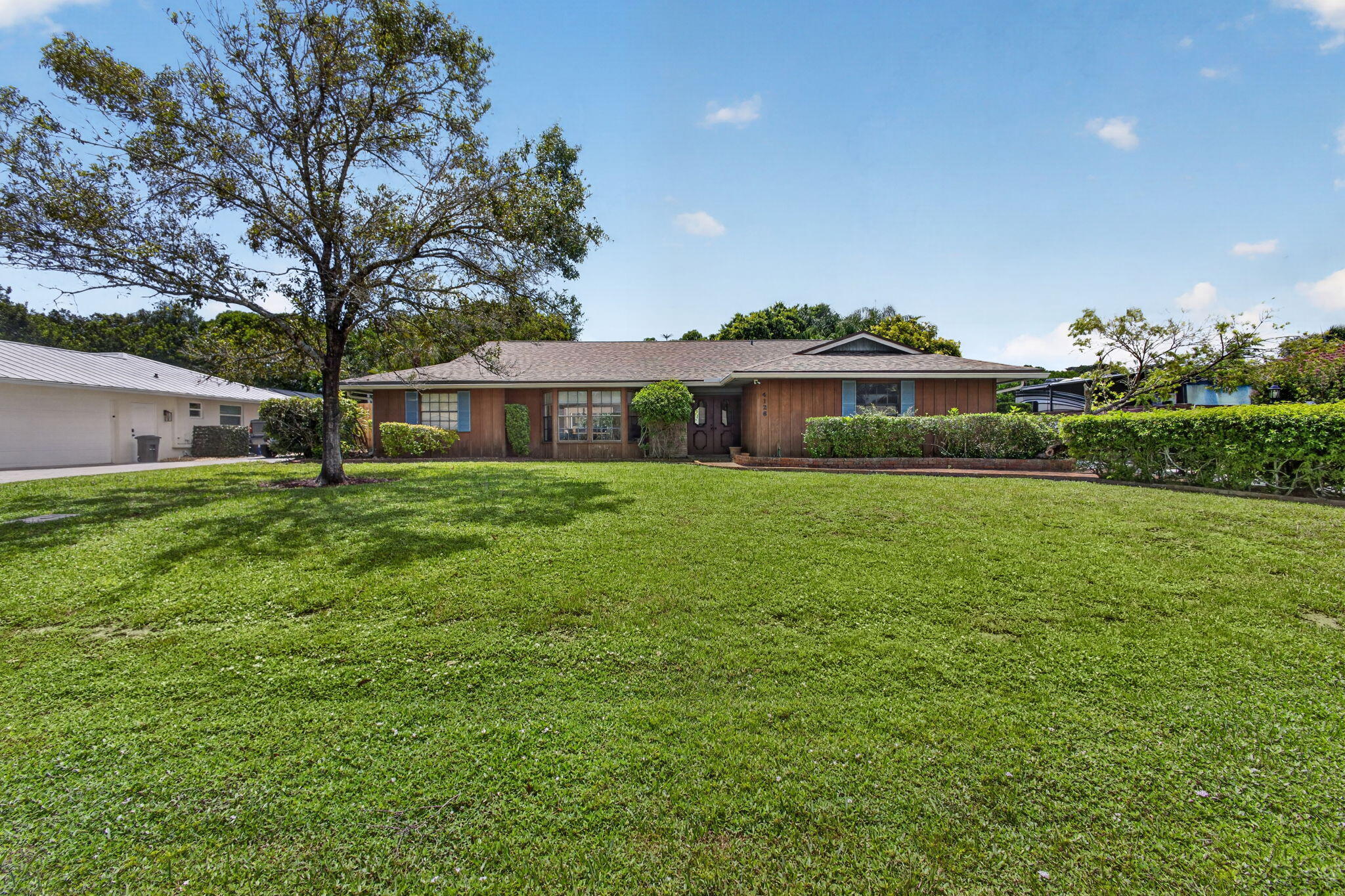 Palm Beach Gardens photo 1