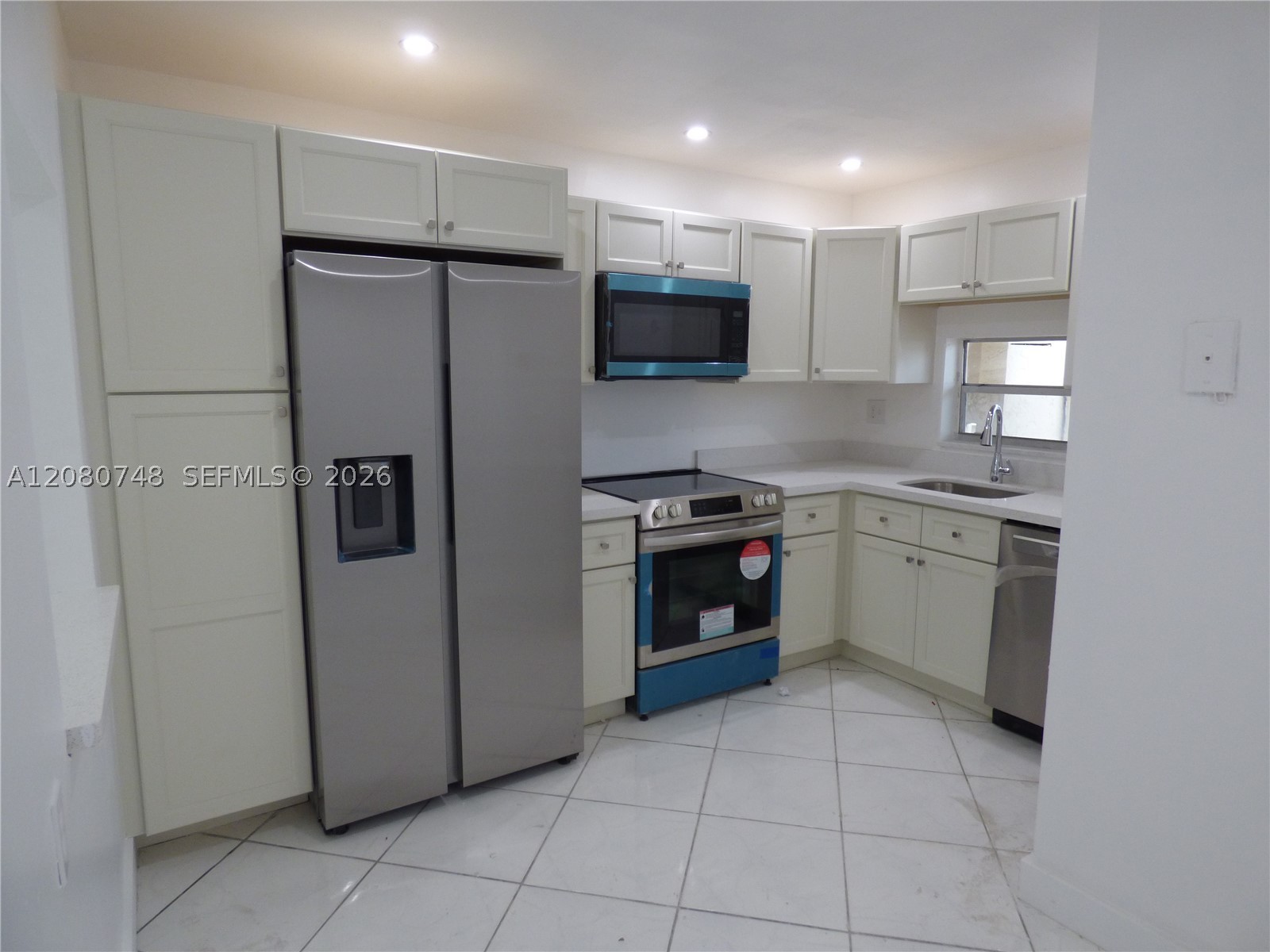 Pembroke Pines photo 1