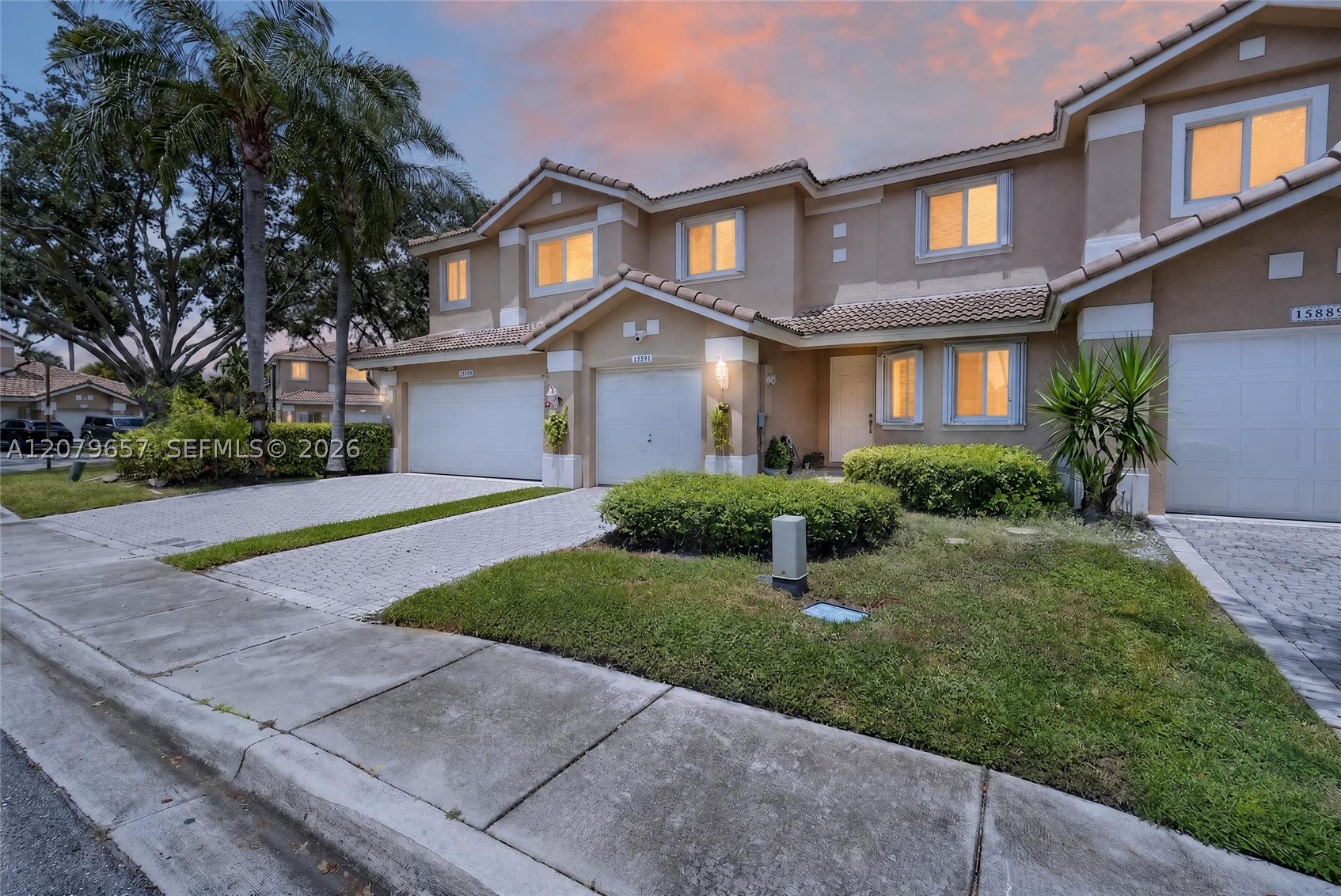 Pembroke Pines photo 1
