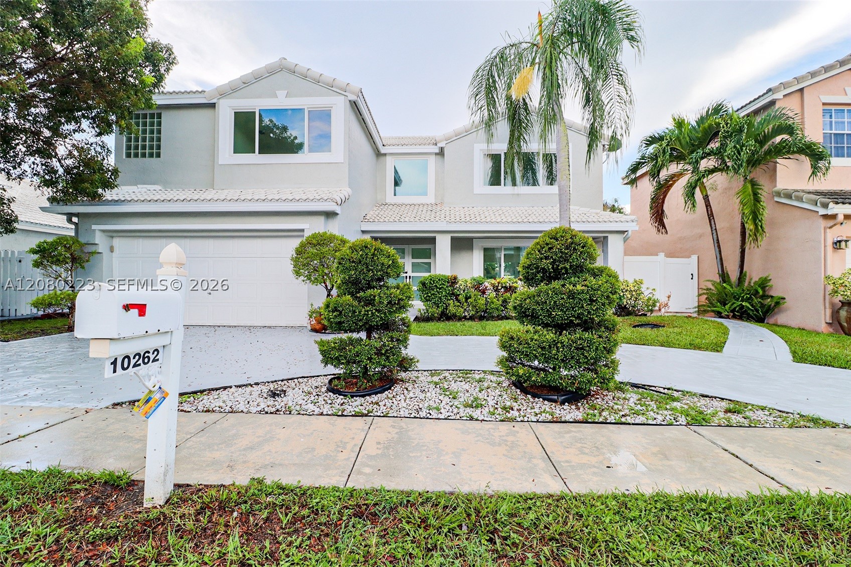 Pembroke Pines photo 2