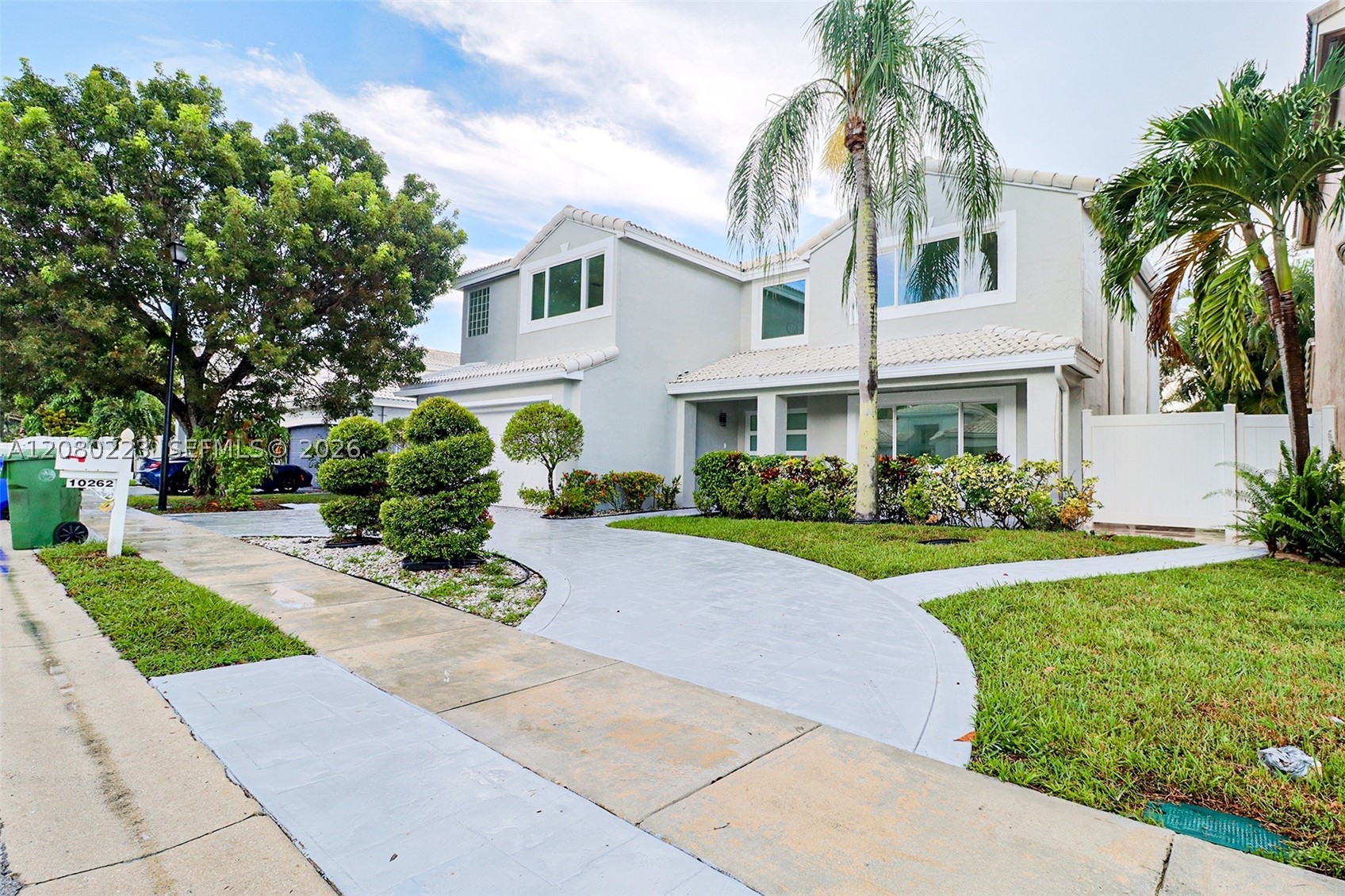 Pembroke Pines photo 1