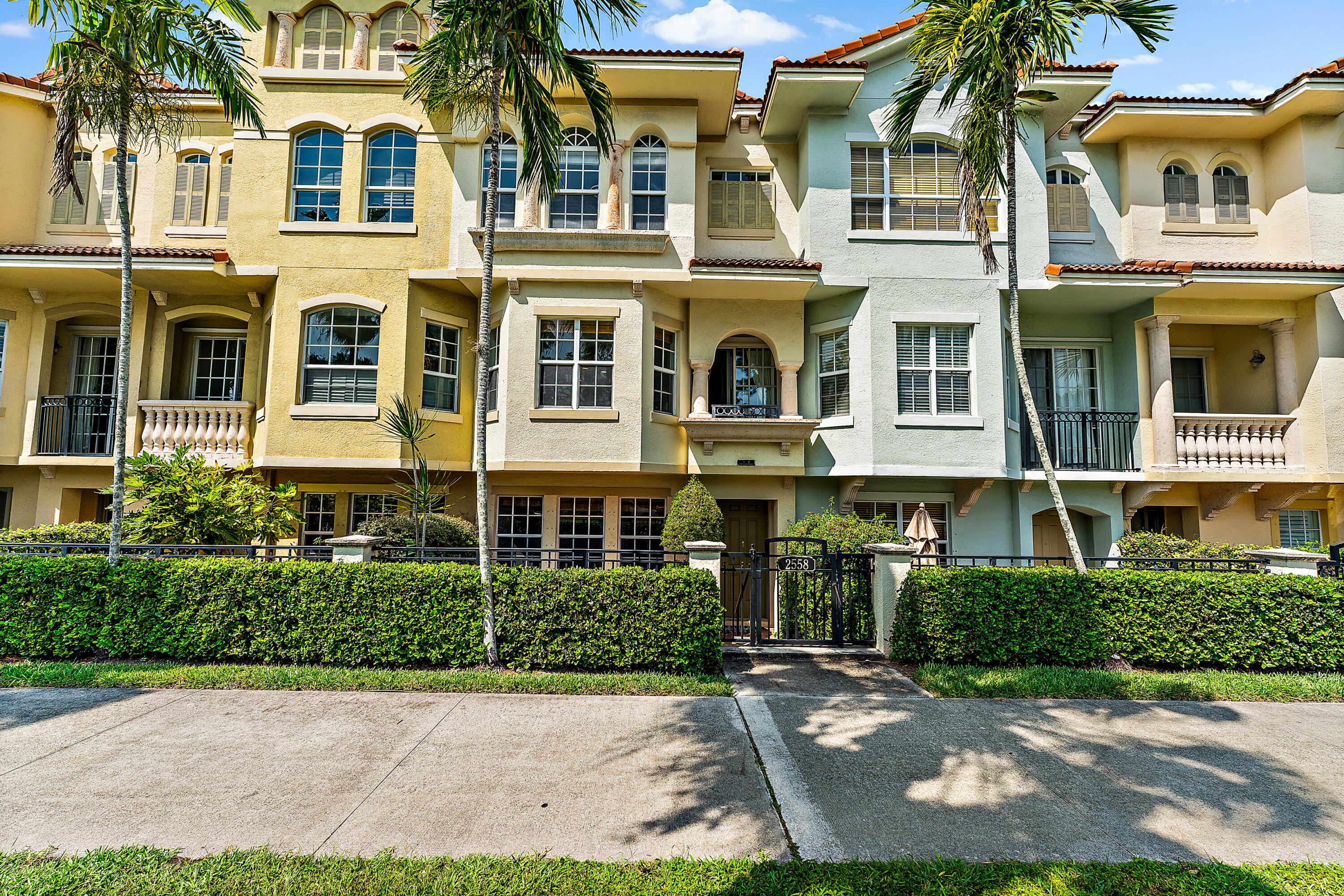 Palm Beach Gardens photo 1