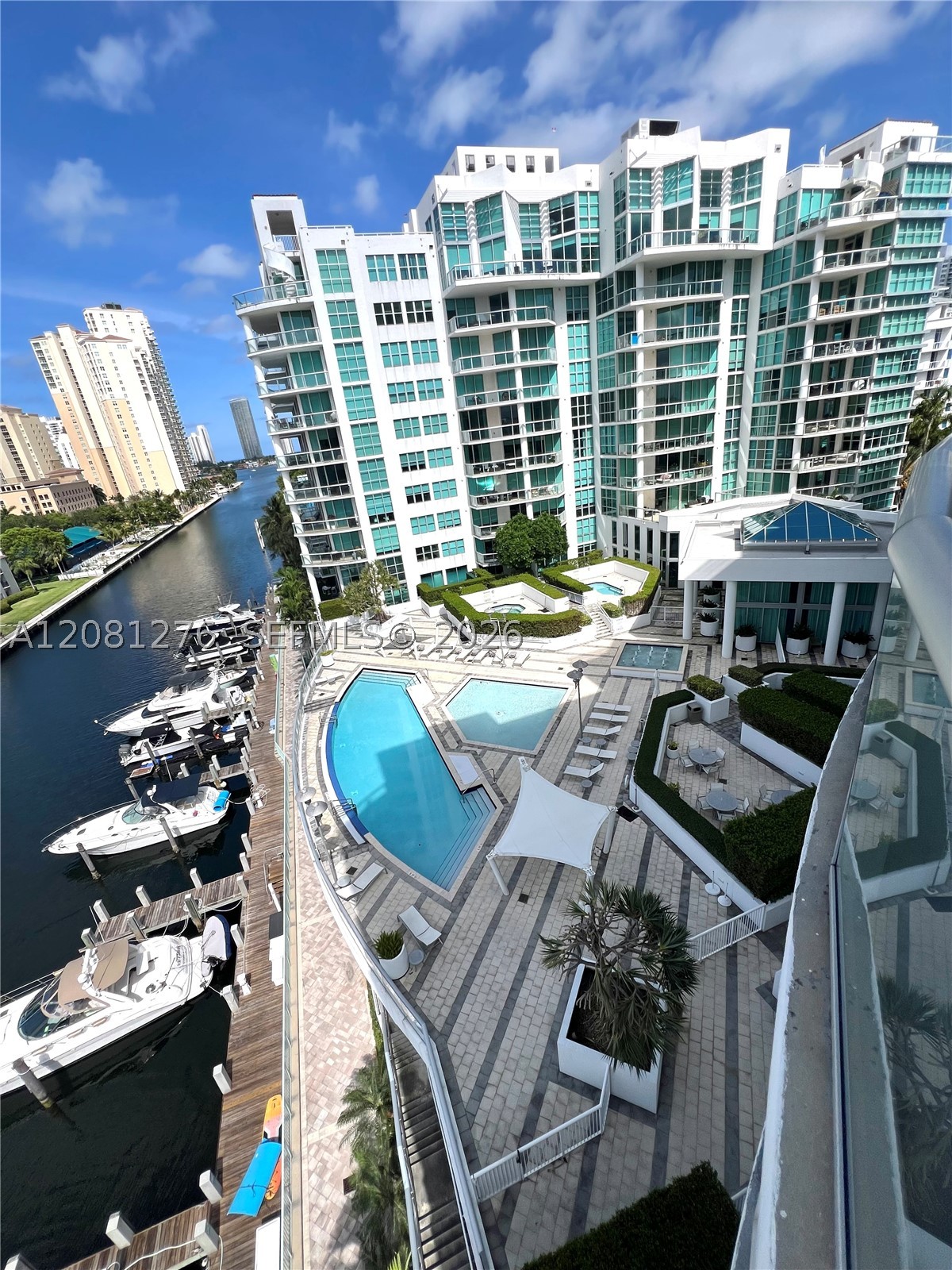 Aventura photo 5