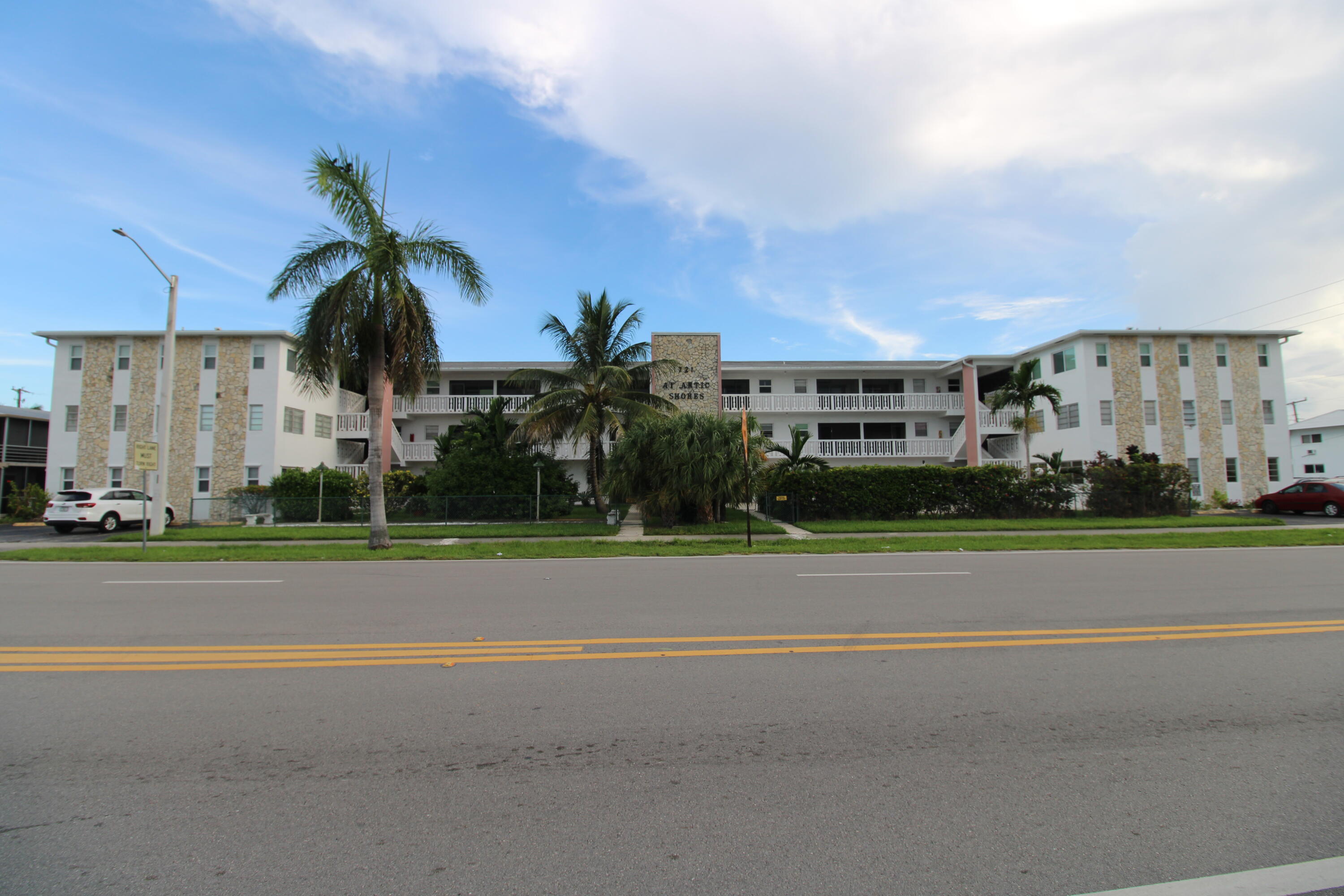 Hallandale Beach photo 1