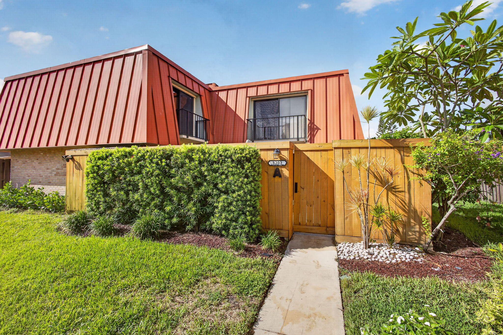 Palm Beach Gardens photo 1