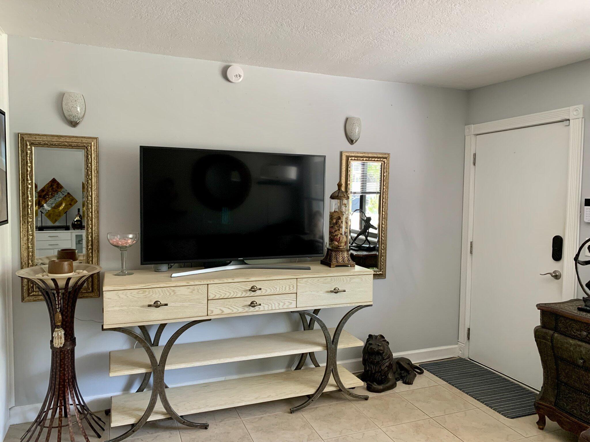 Wilton Manors photo 4