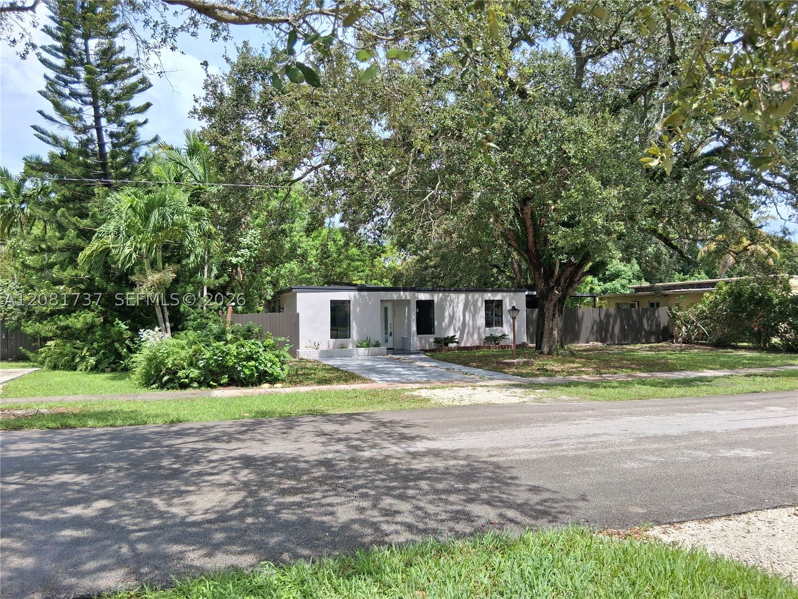 North Miami photo 4
