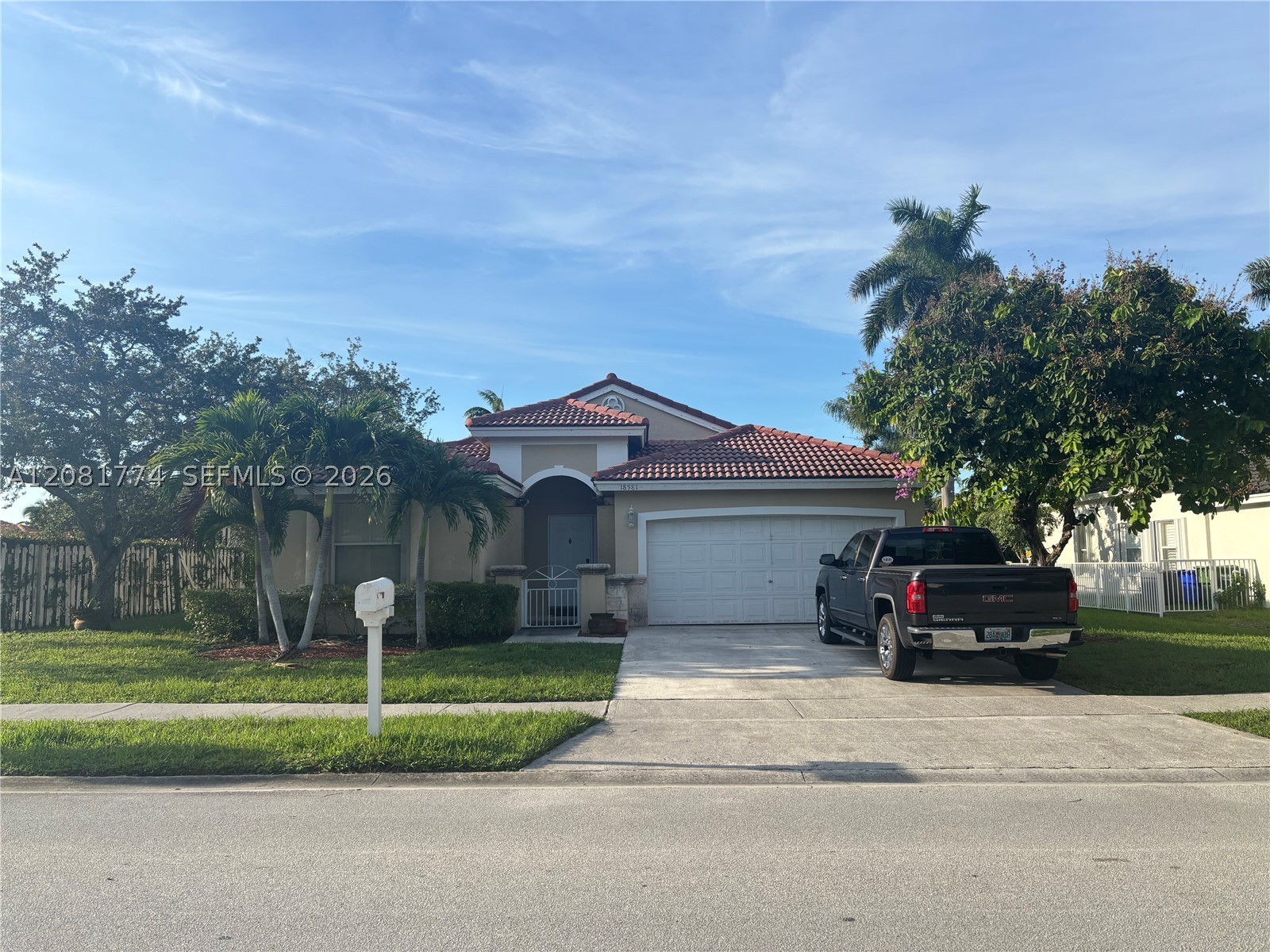 Pembroke Pines photo 1