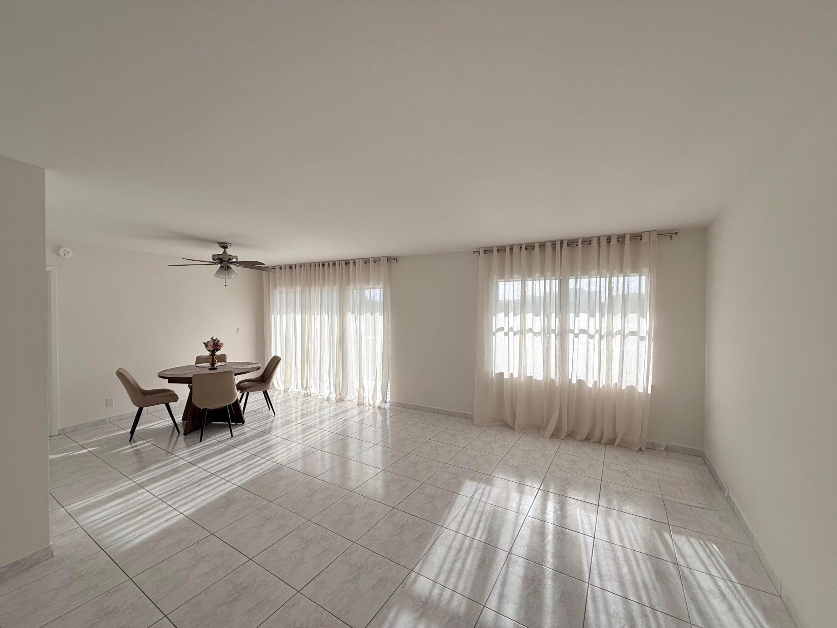 Hallandale Beach photo 2
