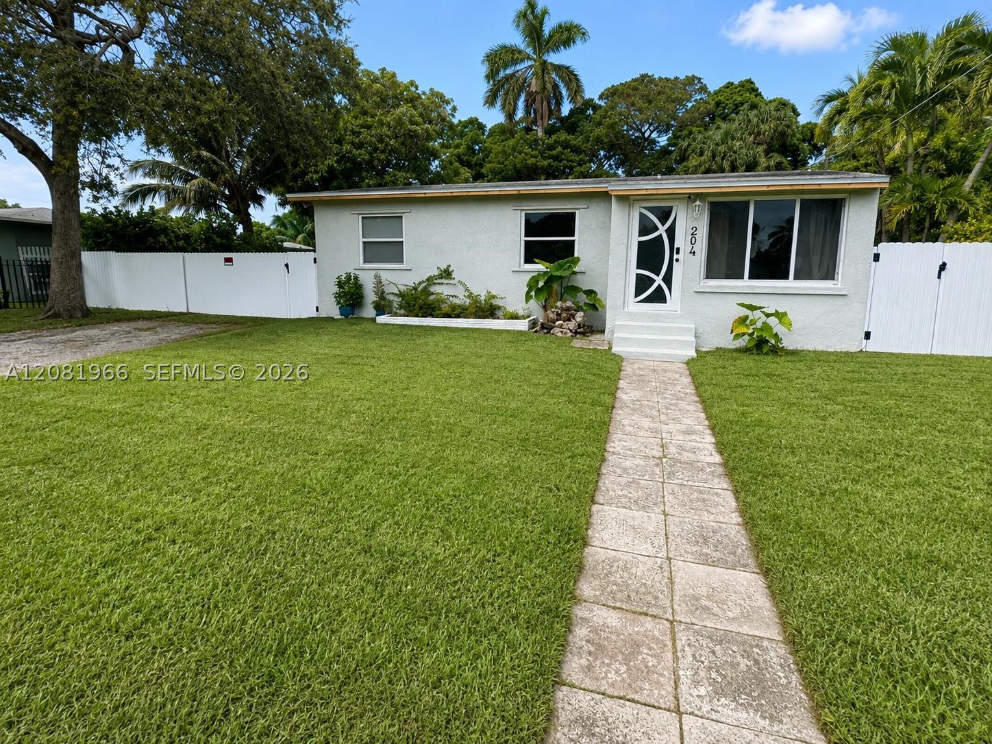 Hallandale Beach photo 1