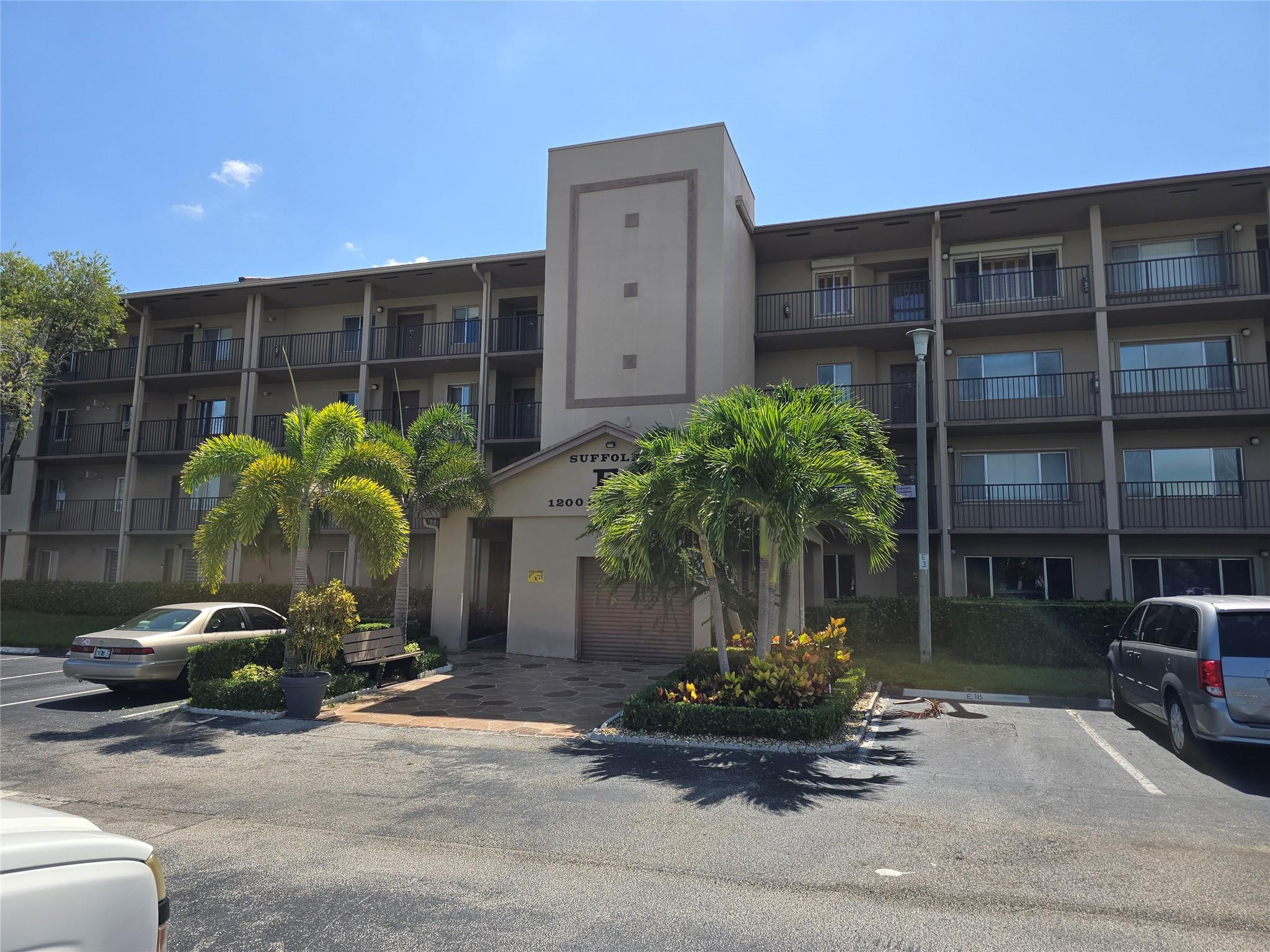 Pembroke Pines photo 1