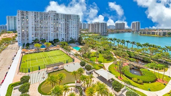 Aventura photo 2