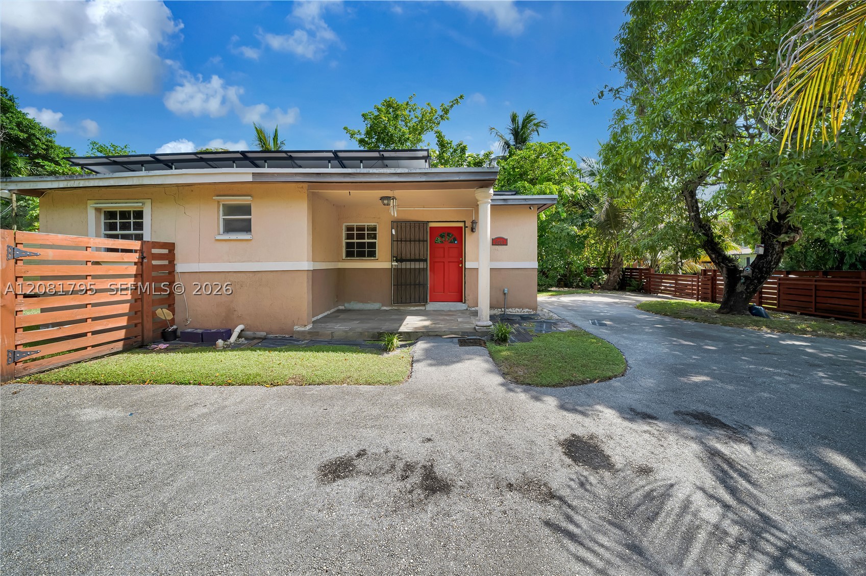 South Miami photo 4