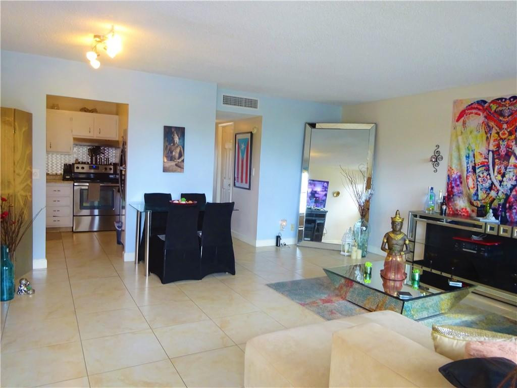 Pompano Beach photo 2
