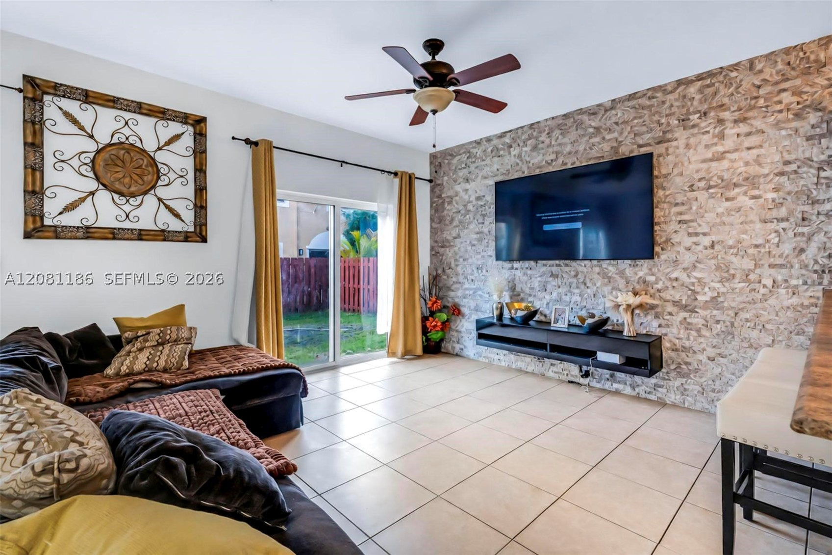 Miramar photo 3