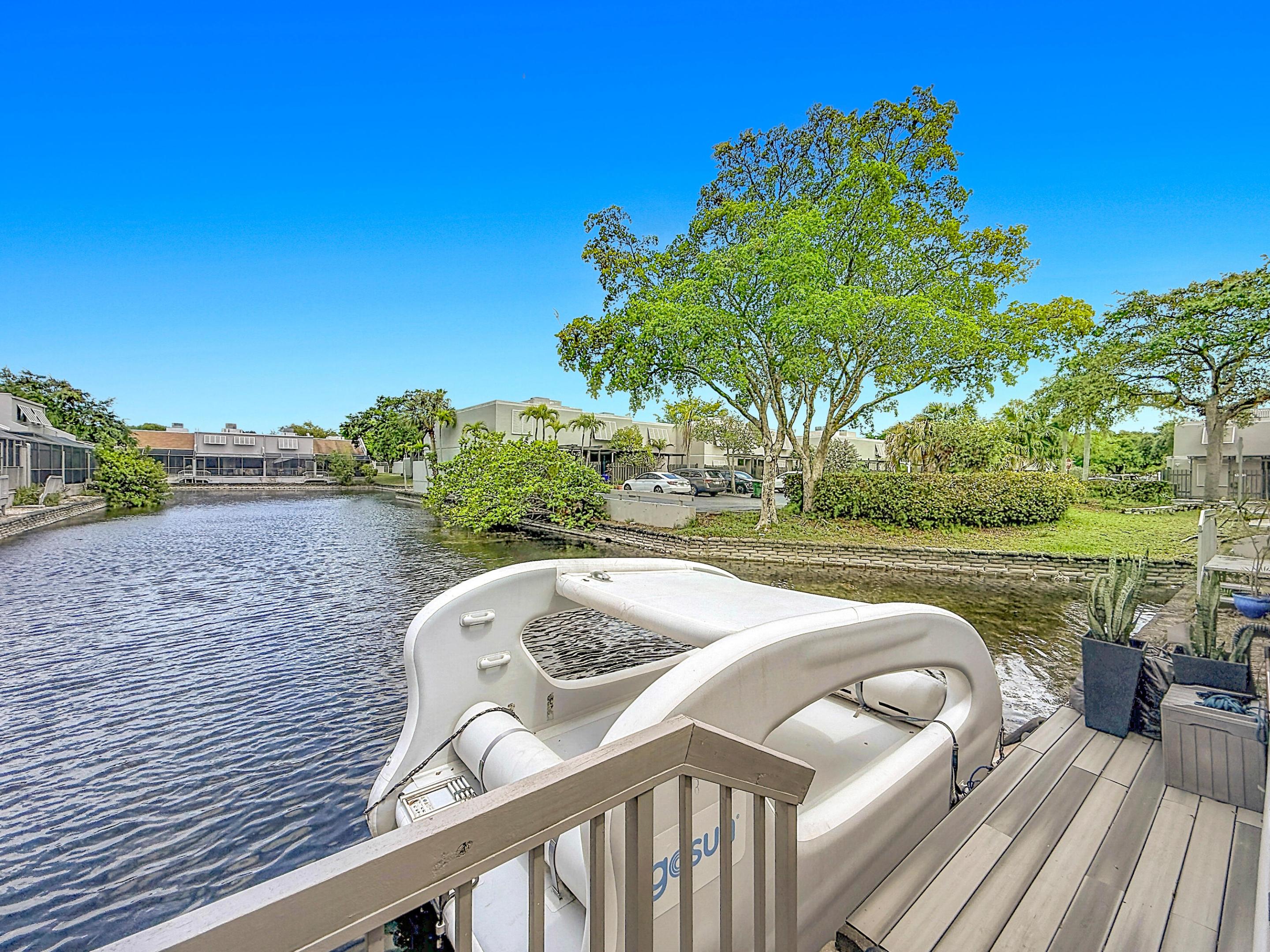 Pembroke Pines photo 2