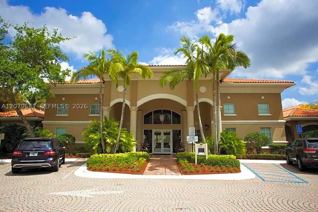 Pembroke Pines photo 2