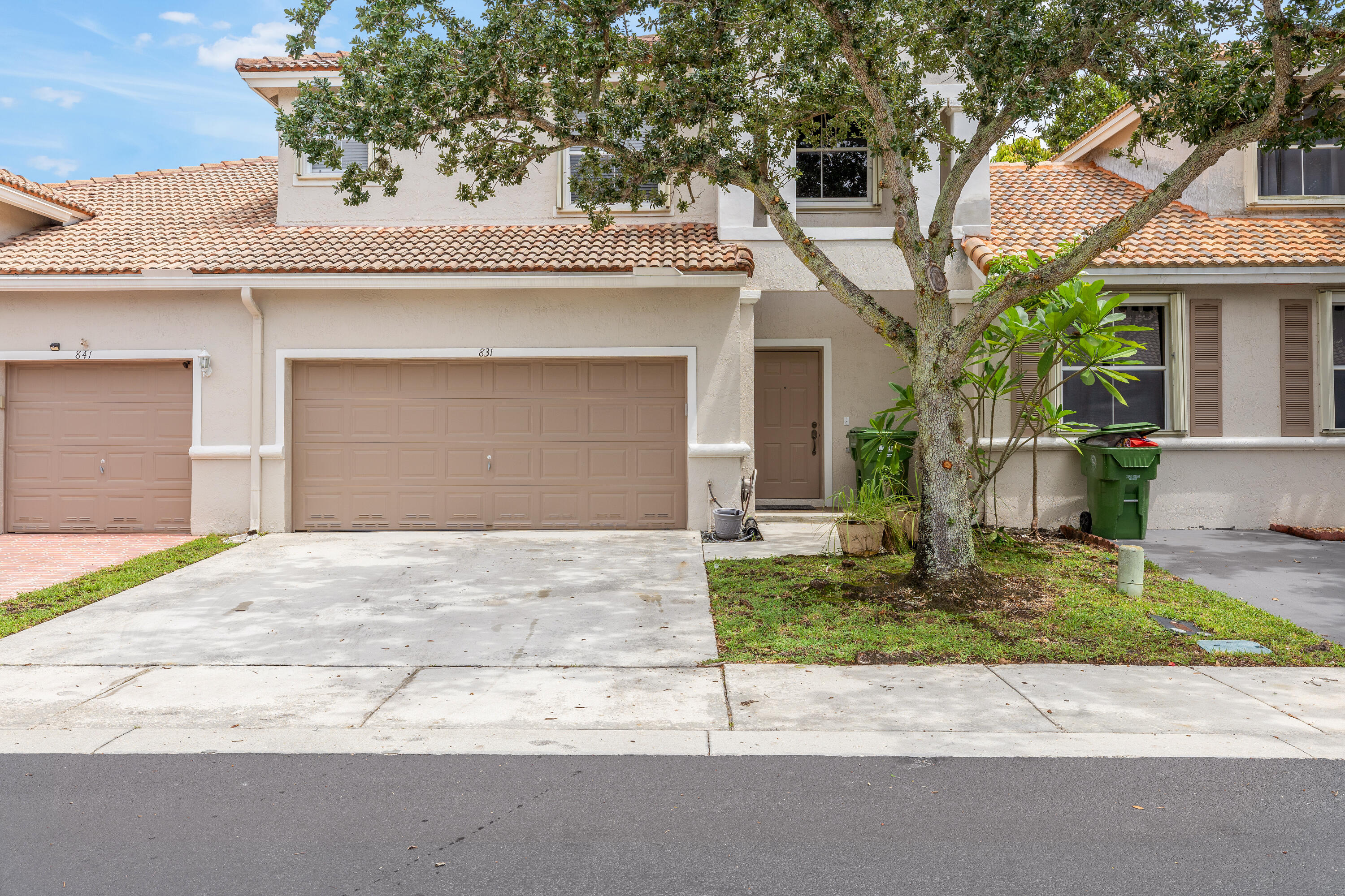 Pembroke Pines photo 1